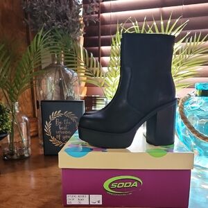 Soda Black Chunky Heel Boots